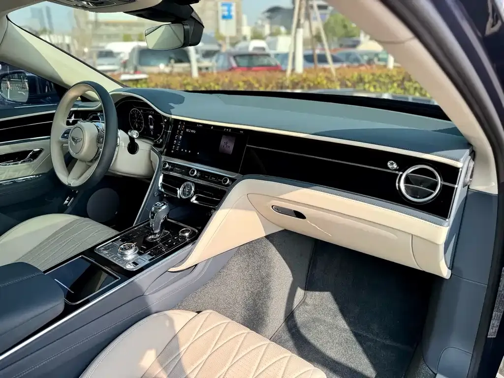 Bentley Flying Spur PHEV 2022 из CN, фото 3