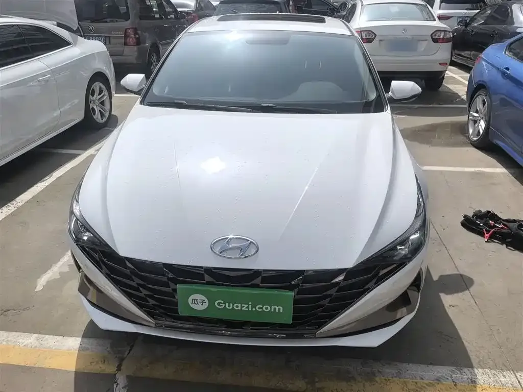 Hyundai Elantra — фото 6