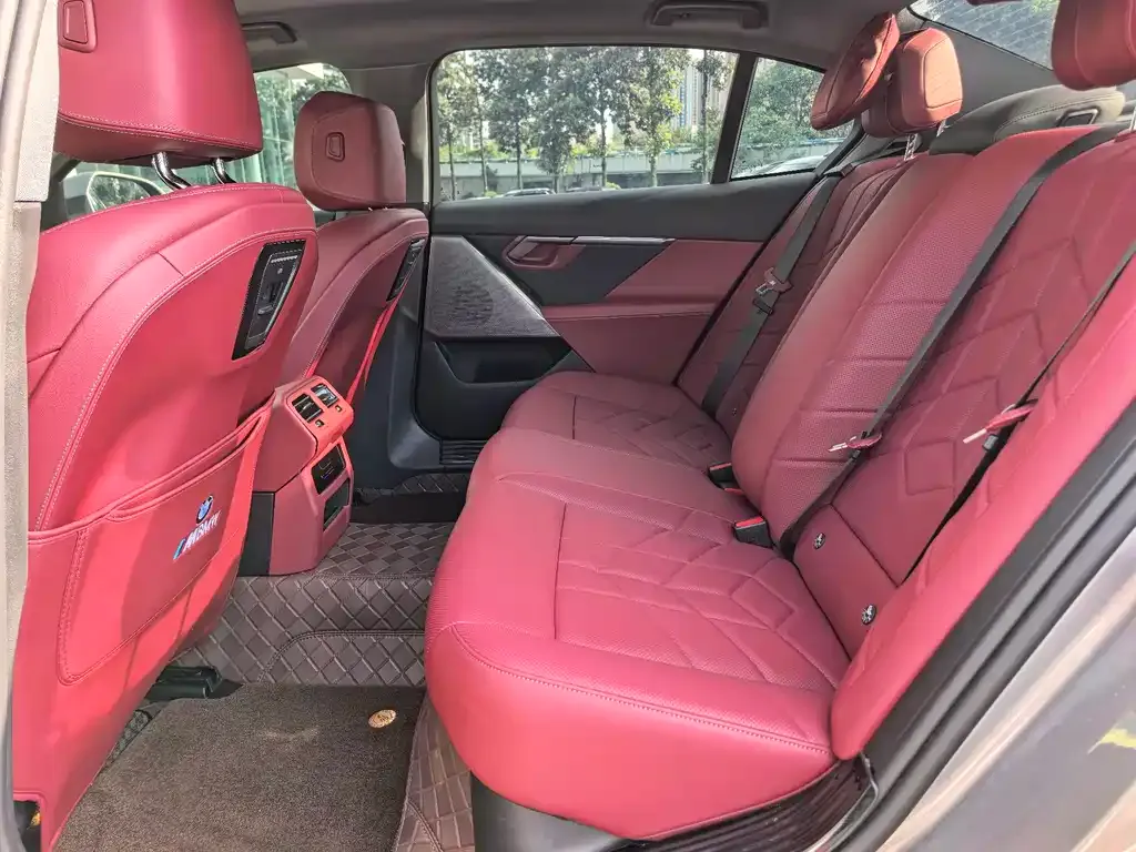 BMW i5 2024 из CN, фото 3