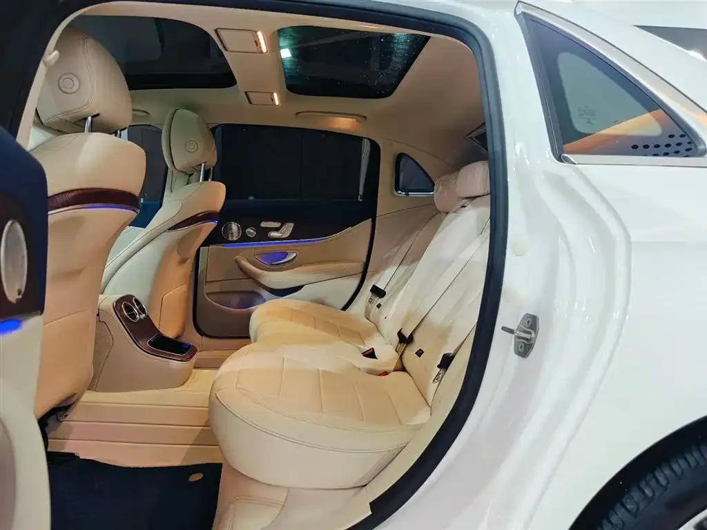 Mercedes-Benz E-Class 2022 из CN, фото 6