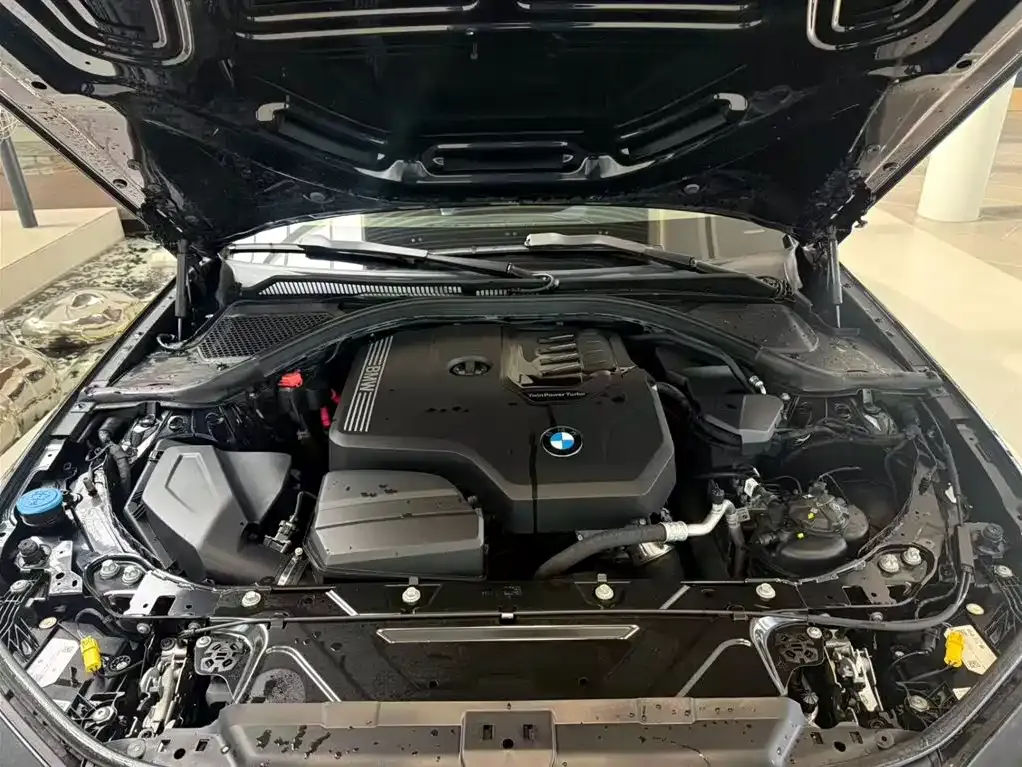 BMW 3 Series 2024 из CN, фото 9