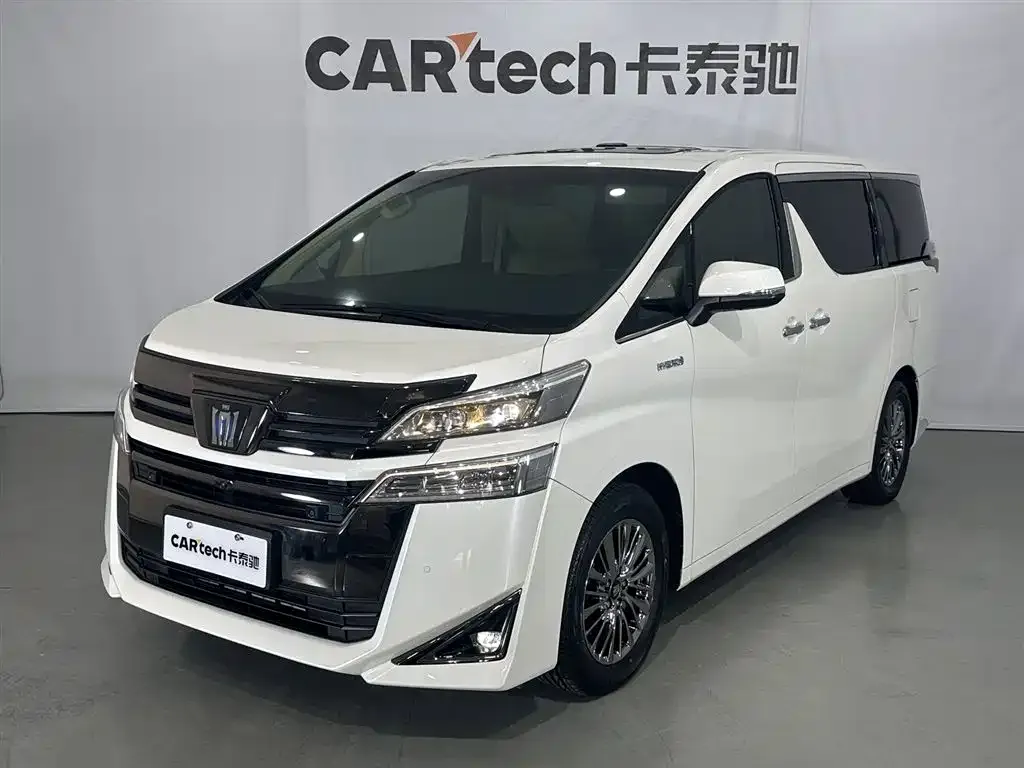 Toyota Vellfire — фото 1
