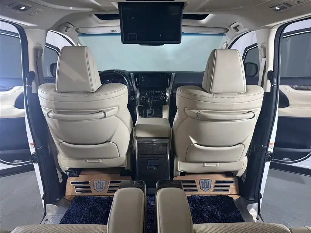 Toyota Vellfire — фото 7