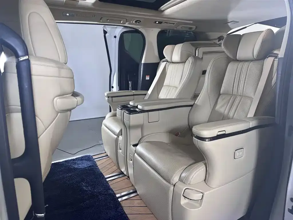 Toyota Vellfire — фото 5