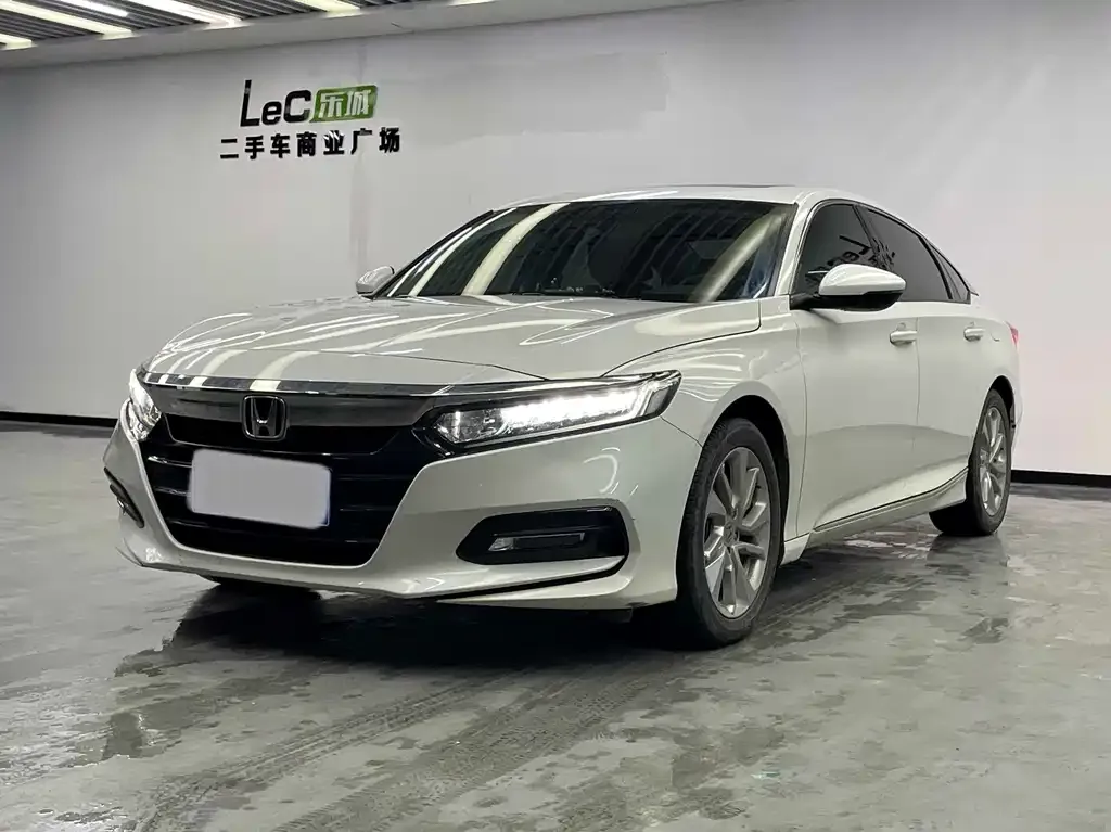 Honda Accord — фото 1