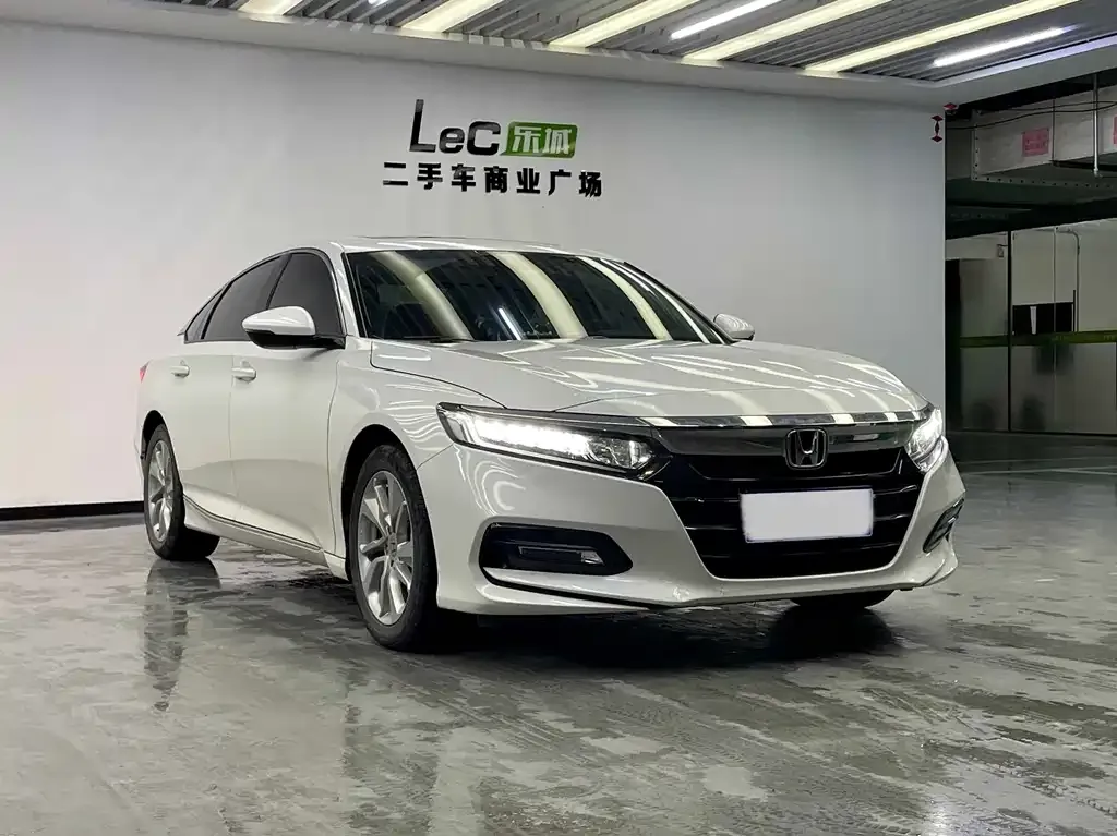 Honda Accord — фото 4