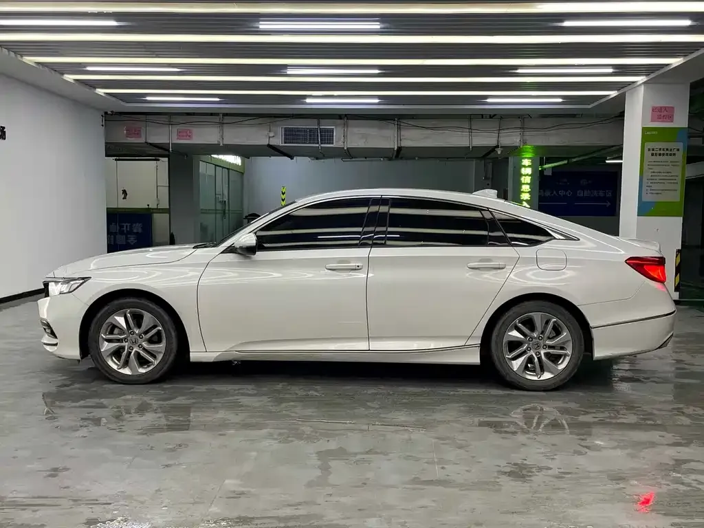 Honda Accord — фото 6