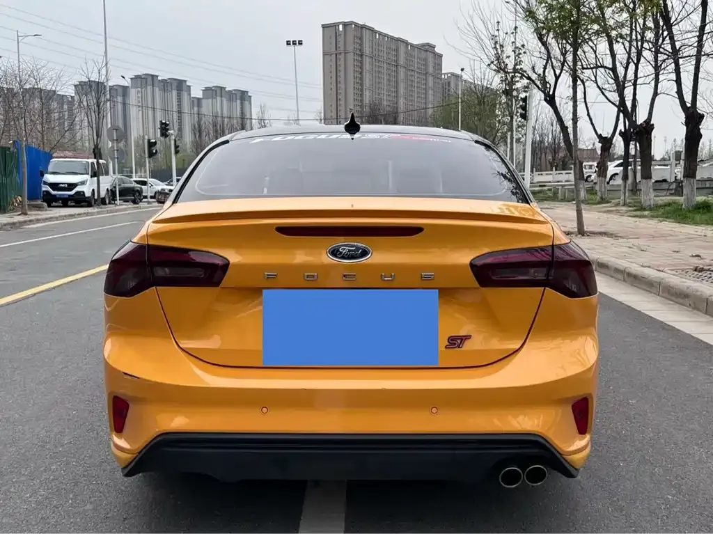 Ford Focus 2023 из CN, фото 7