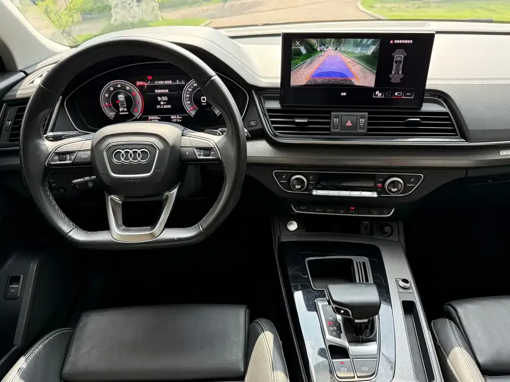Audi Q5L — фото 8