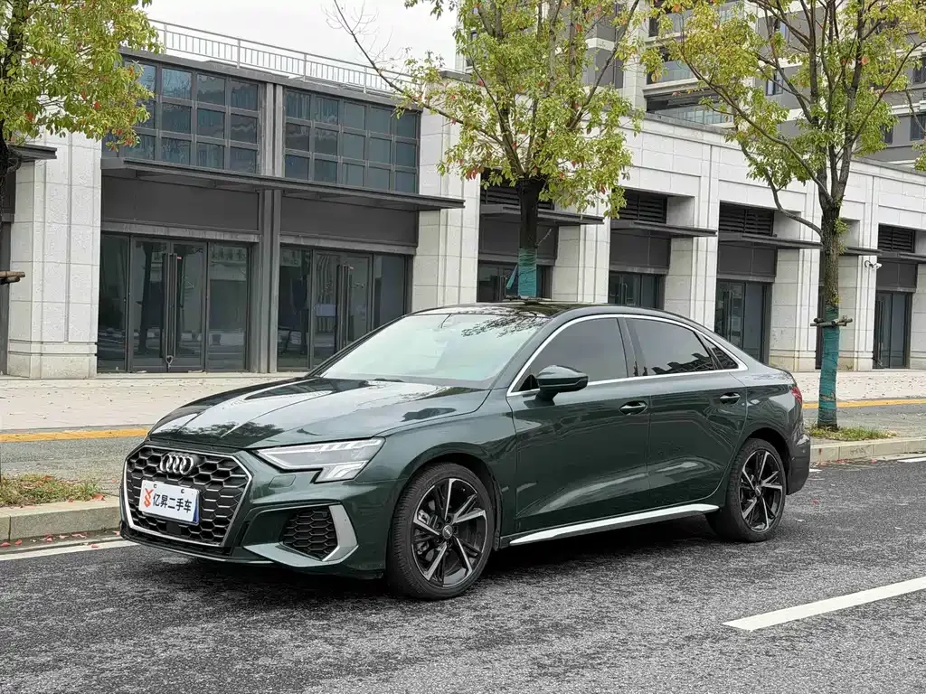 Audi A3 — фото 1