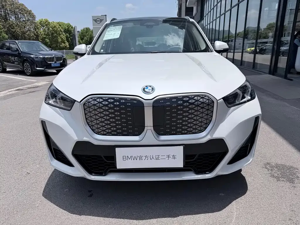 BMW iX1 2025 из CN, фото 4