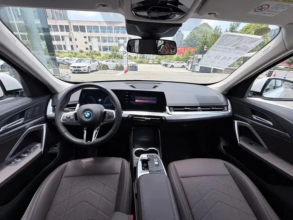 BMW iX1 2025 из CN, фото 10