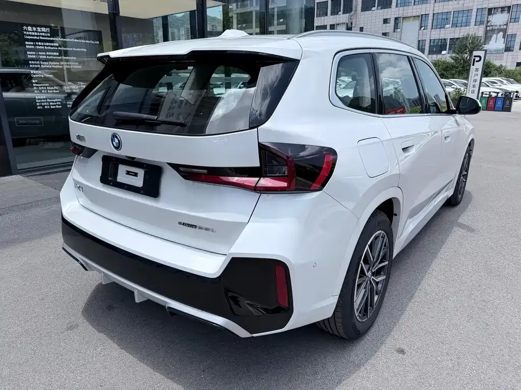 BMW iX1 2025 из CN, фото 7