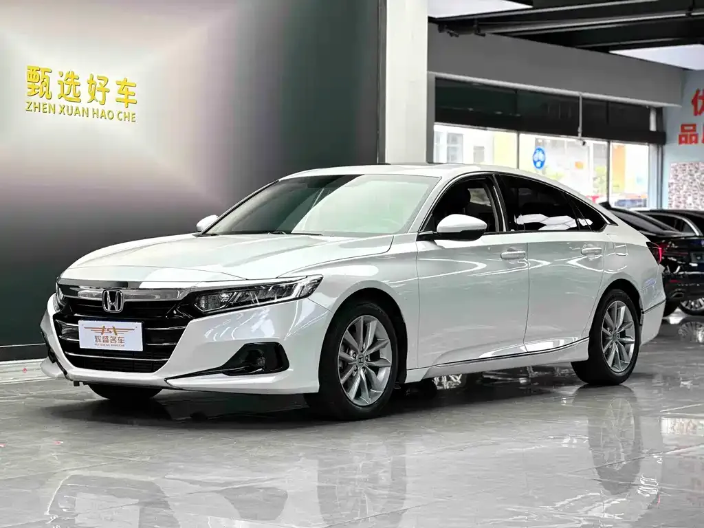 Honda Accord — фото 1