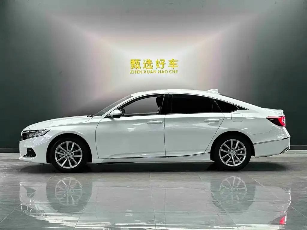 Honda Accord — фото 9