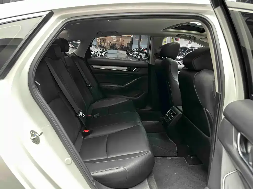 Honda Accord — фото 5