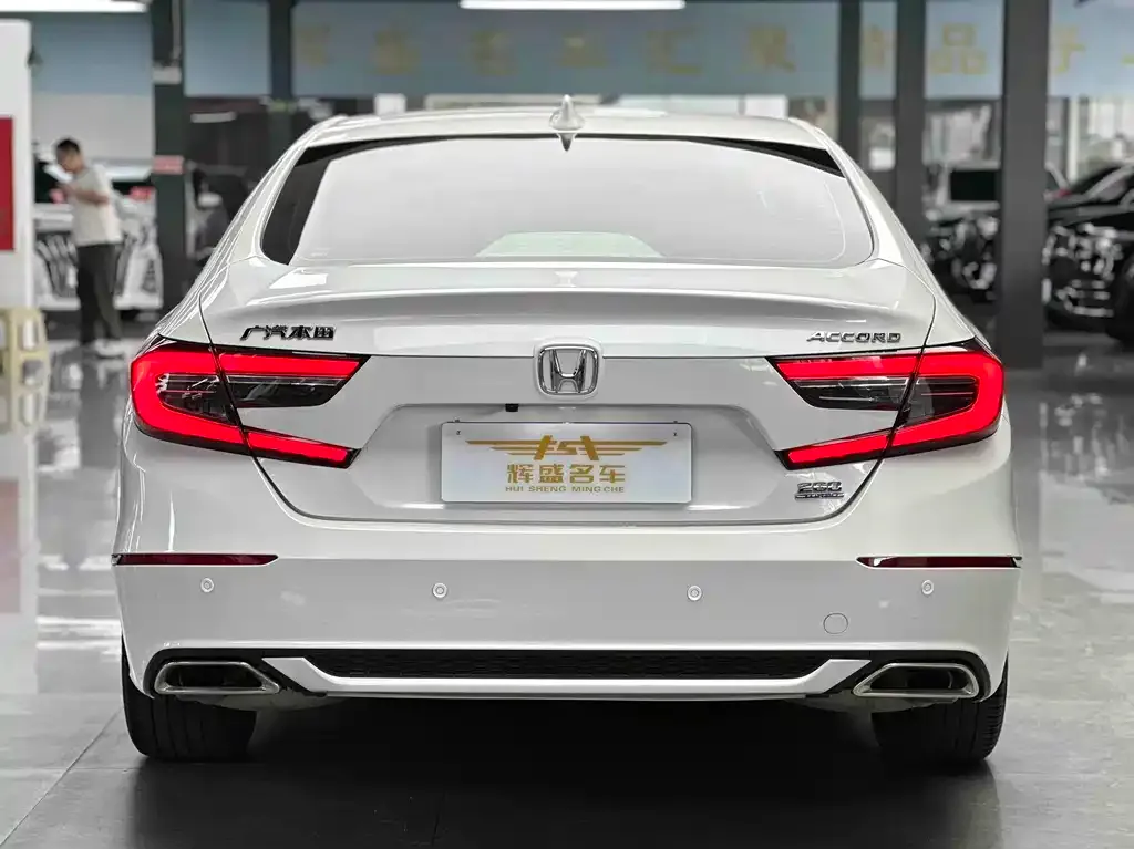 Honda Accord — фото 4