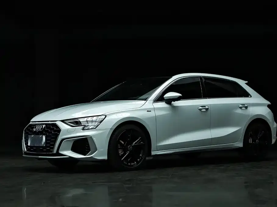 Audi A3 2023 из CN, фото 1