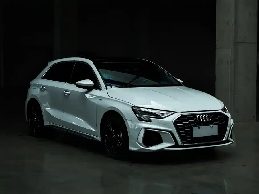 Audi A3 2023 из CN, фото 2