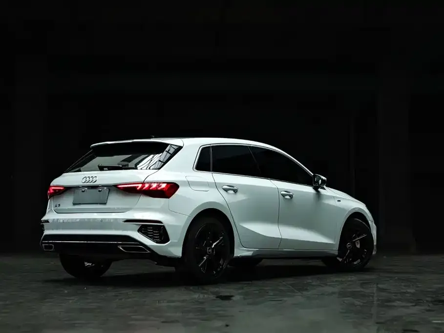 Audi A3 2023 из CN, фото 3