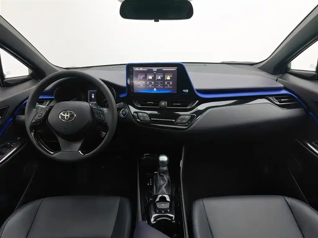 Toyota C-HR — фото 10