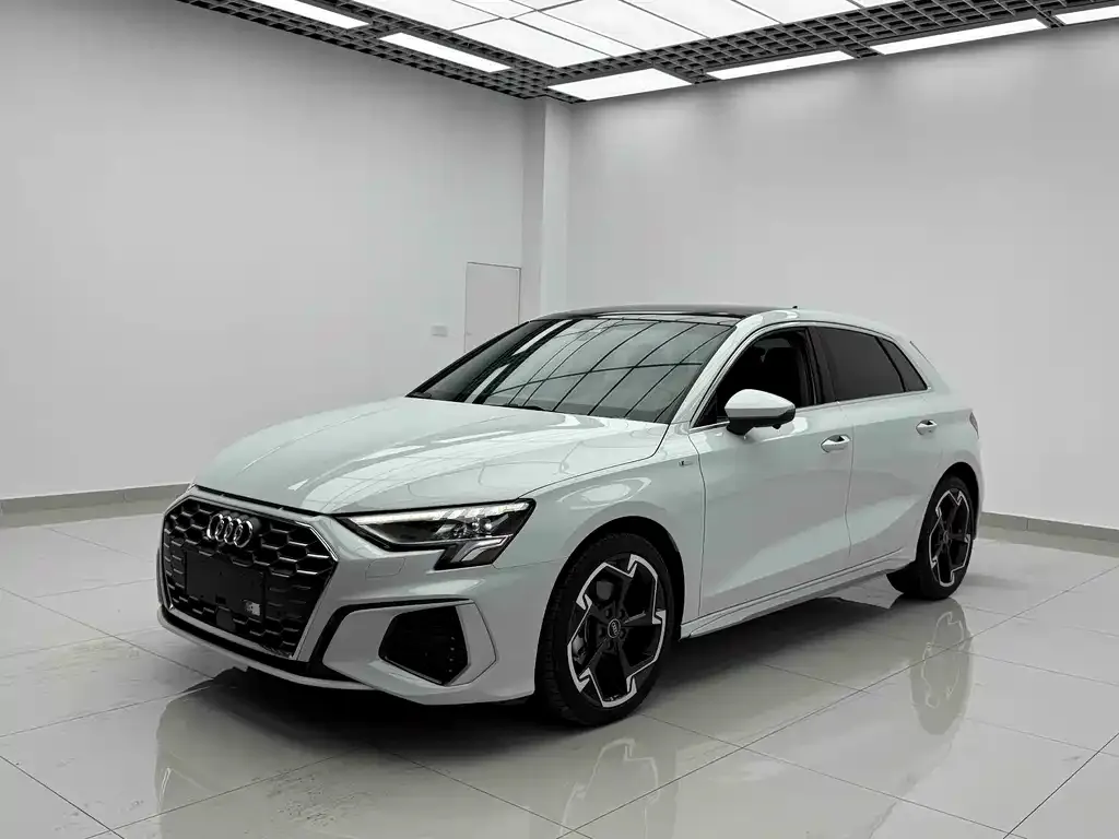 Audi A3 — фото 1