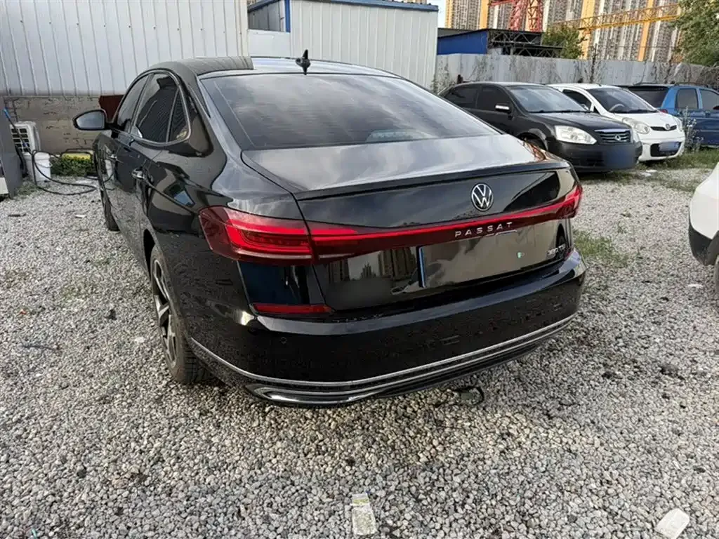 Volkswagen Passat — фото 10