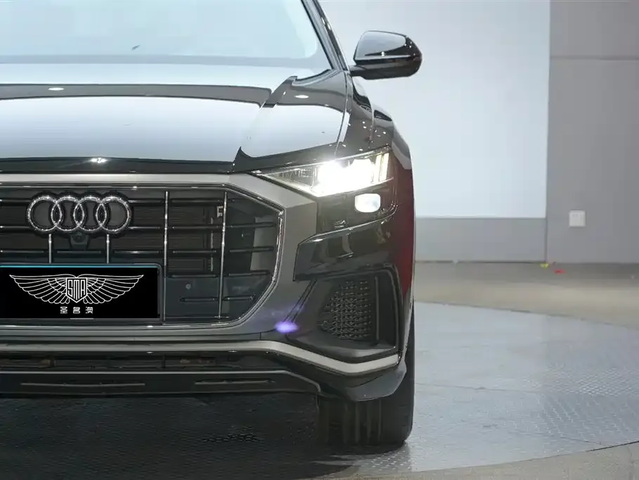 Audi Q8 — фото 4