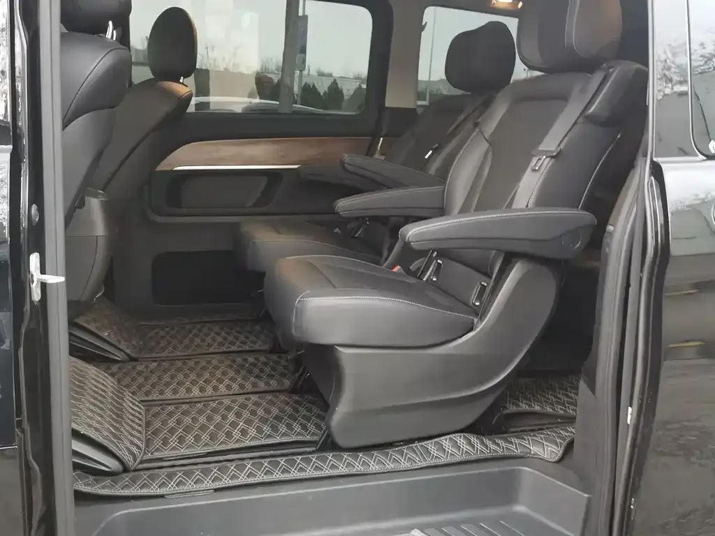 Mercedes-Benz V-Class 2025 из CN, фото 5