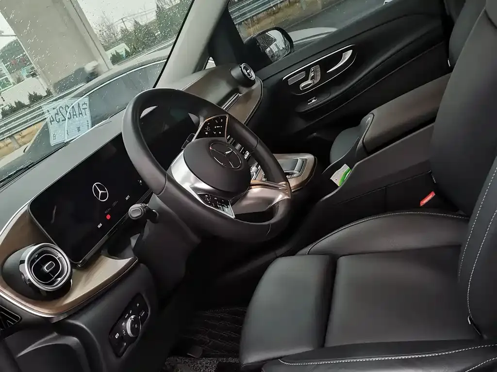 Mercedes-Benz V-Class 2025 из CN, фото 9