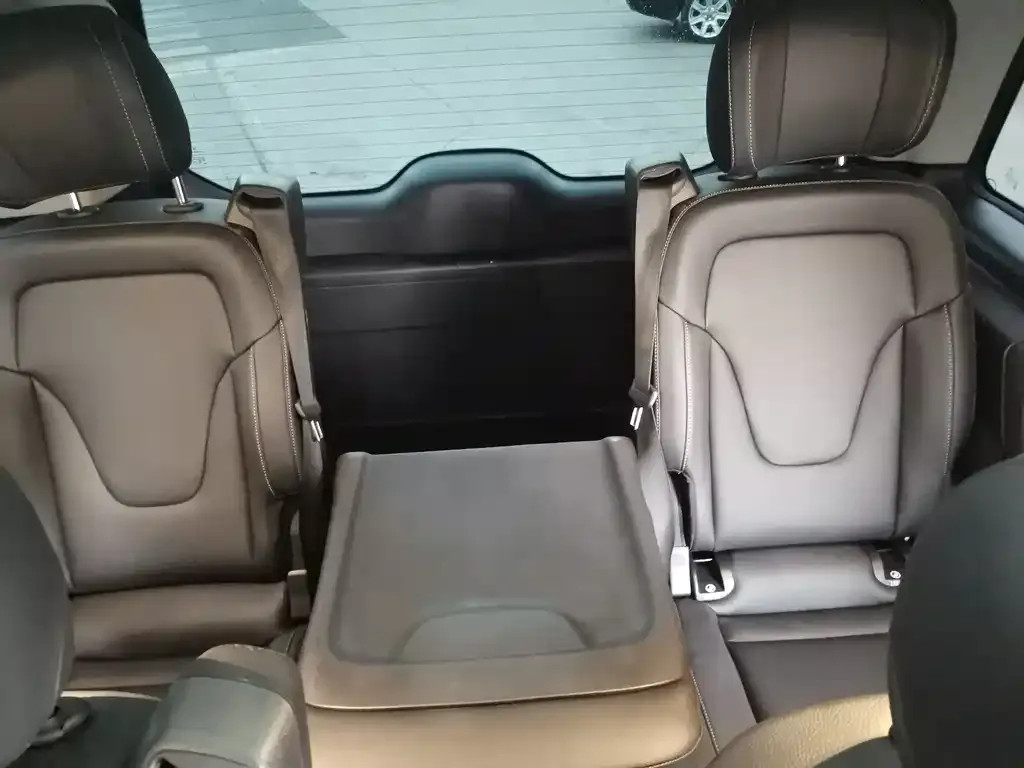 Mercedes-Benz V-Class 2025 из CN, фото 4