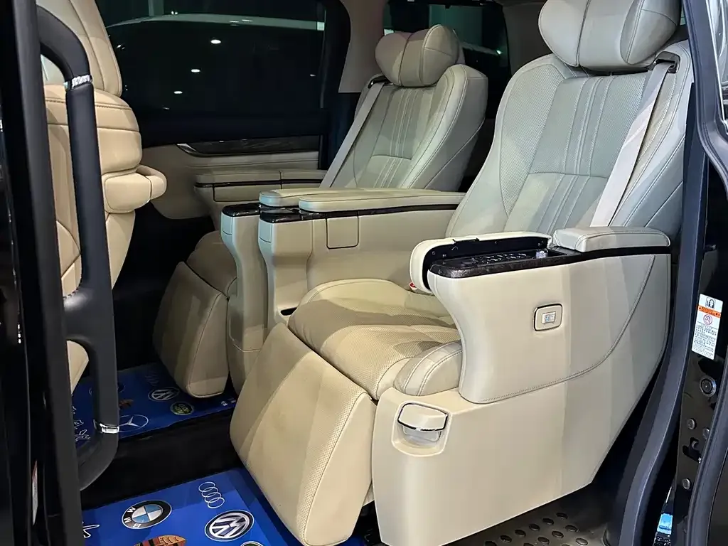 Toyota Vellfire 2022 из CN, фото 2