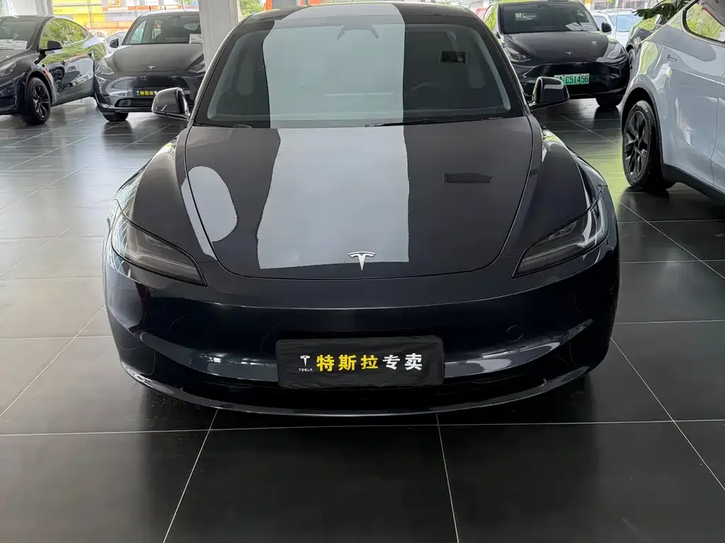 Tesla Model 3 — фото 7