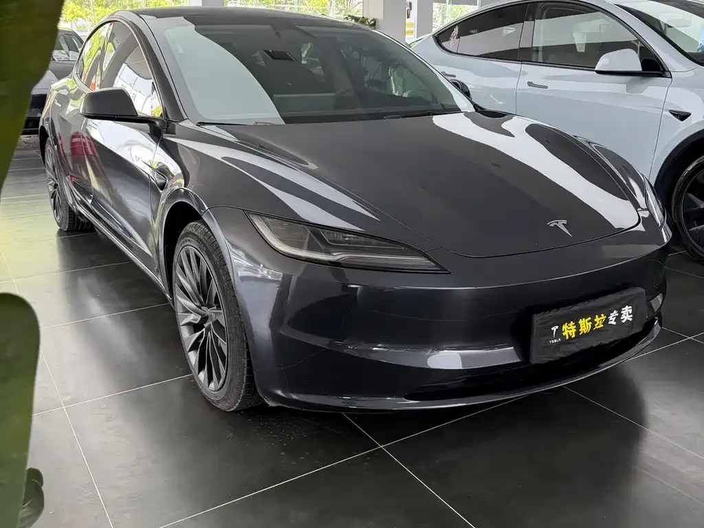 Tesla Model 3 — фото 4