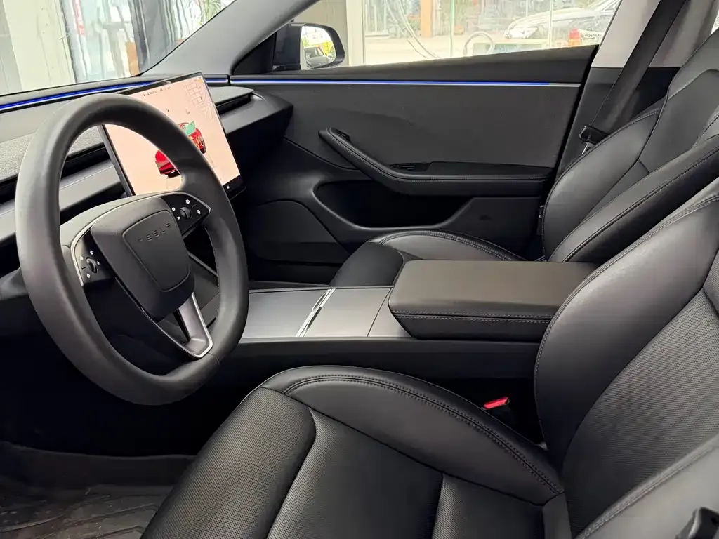 Tesla Model 3 — фото 3