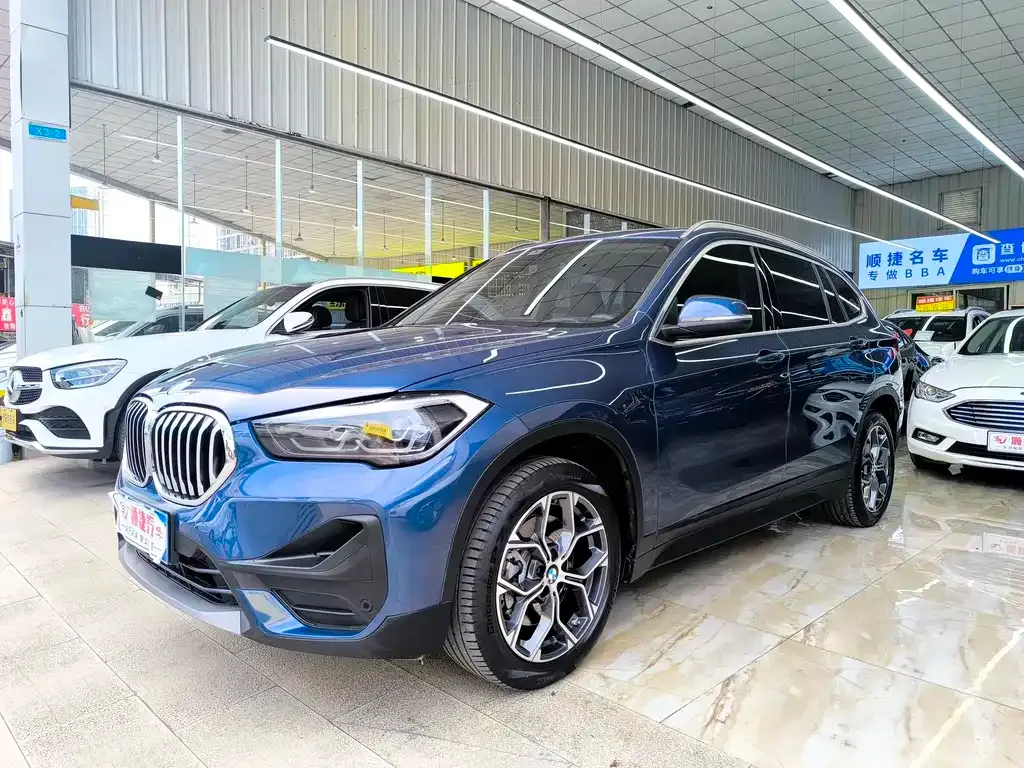 BMW X1 — фото 1