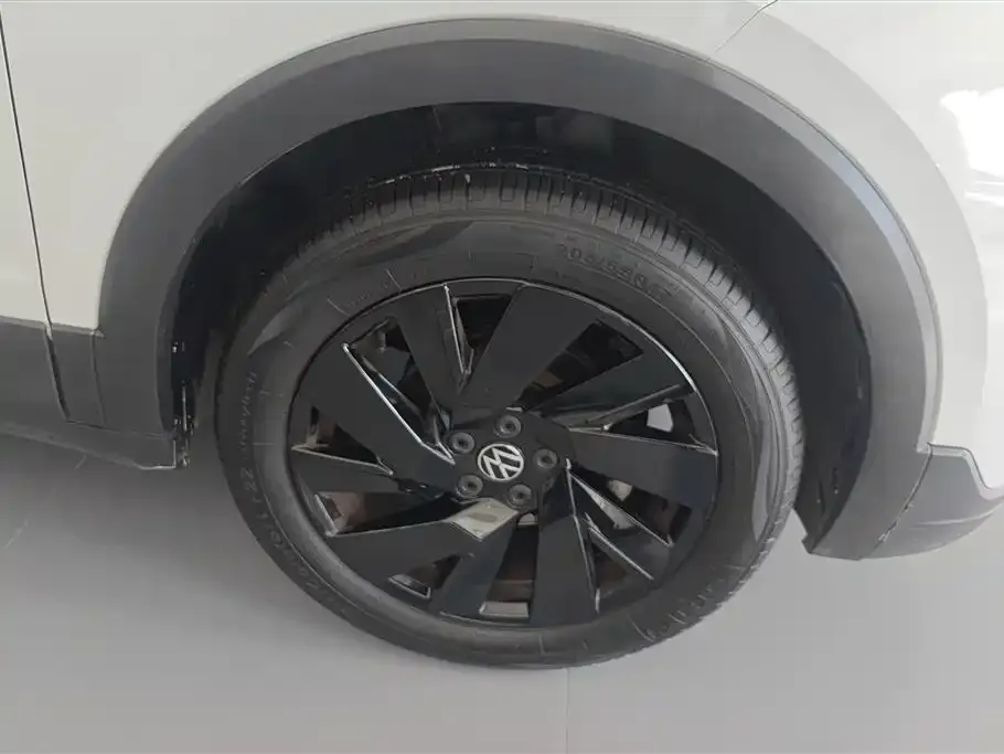 Volkswagen Tharu — фото 2