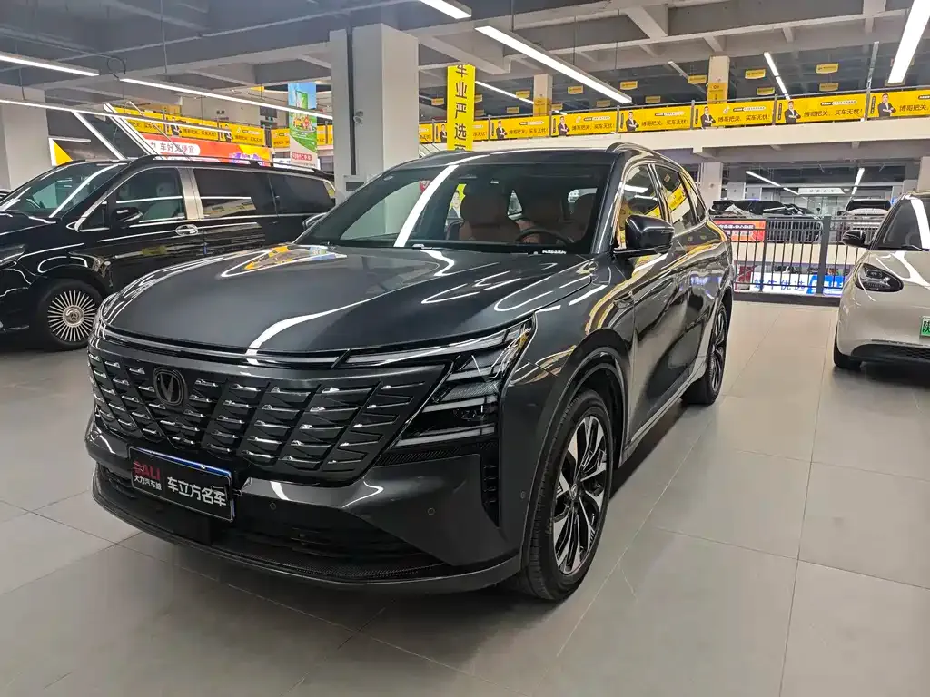 Changan CS75PLUS — фото 1