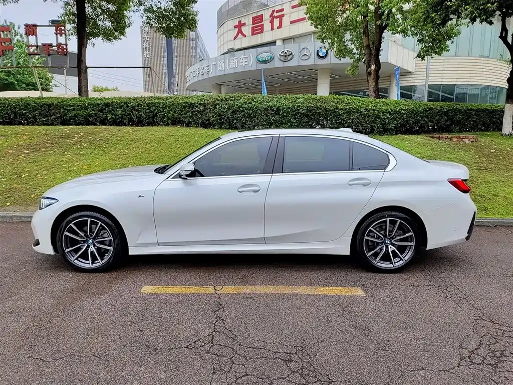 BMW 3 Series 2024 из CN, фото 10