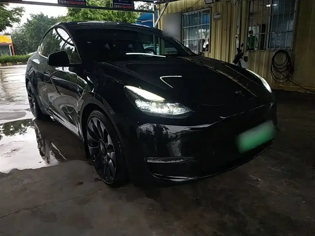 Tesla Model Y — фото 4