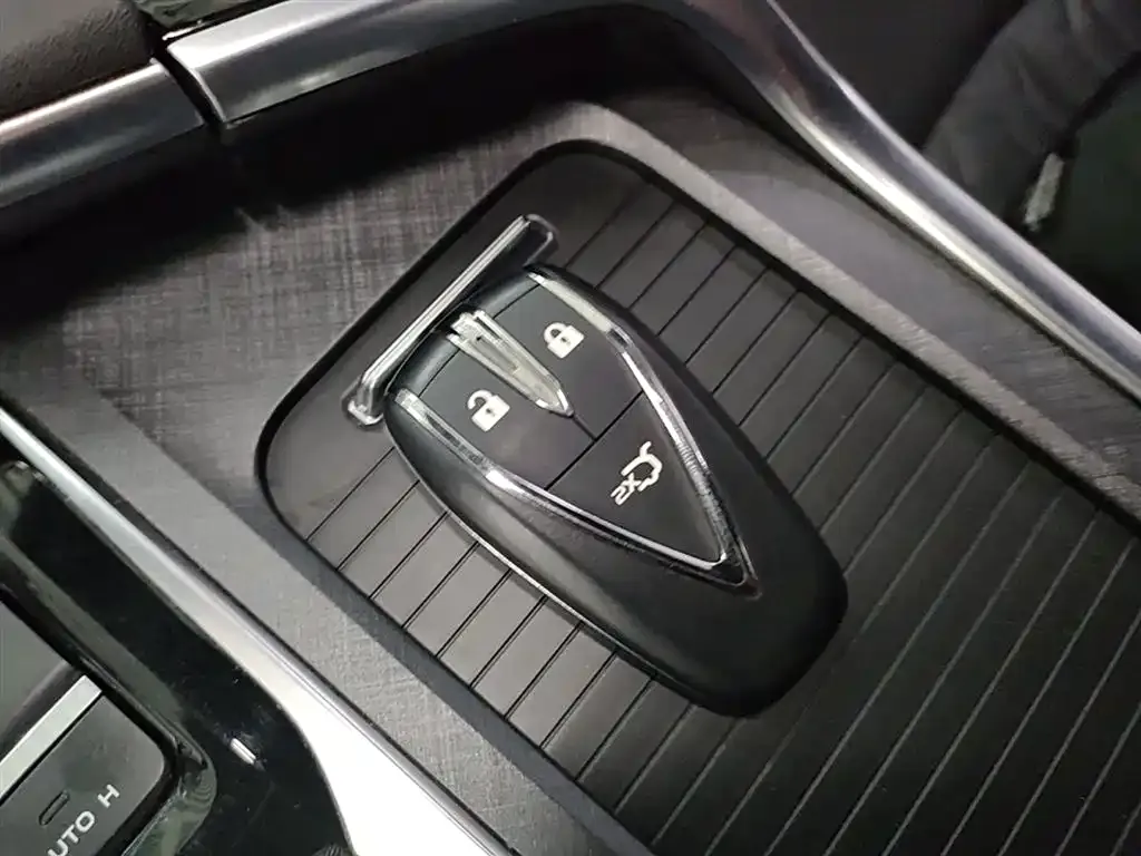 Changan UNI-T 2023 из CN, фото 2