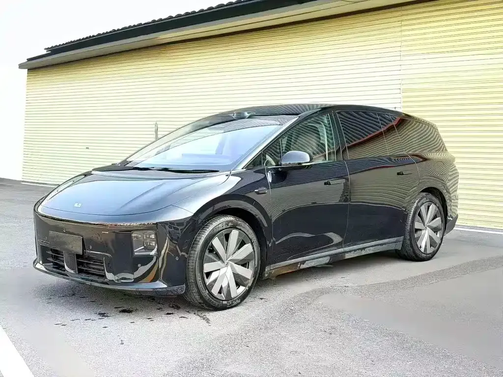 Li Auto i8