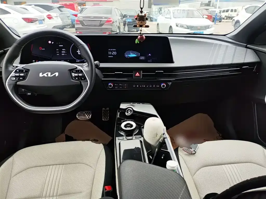 Kia EV6 2023 из CN, фото 3
