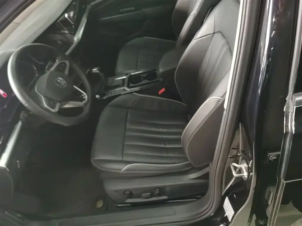 Volkswagen Passat — фото 6