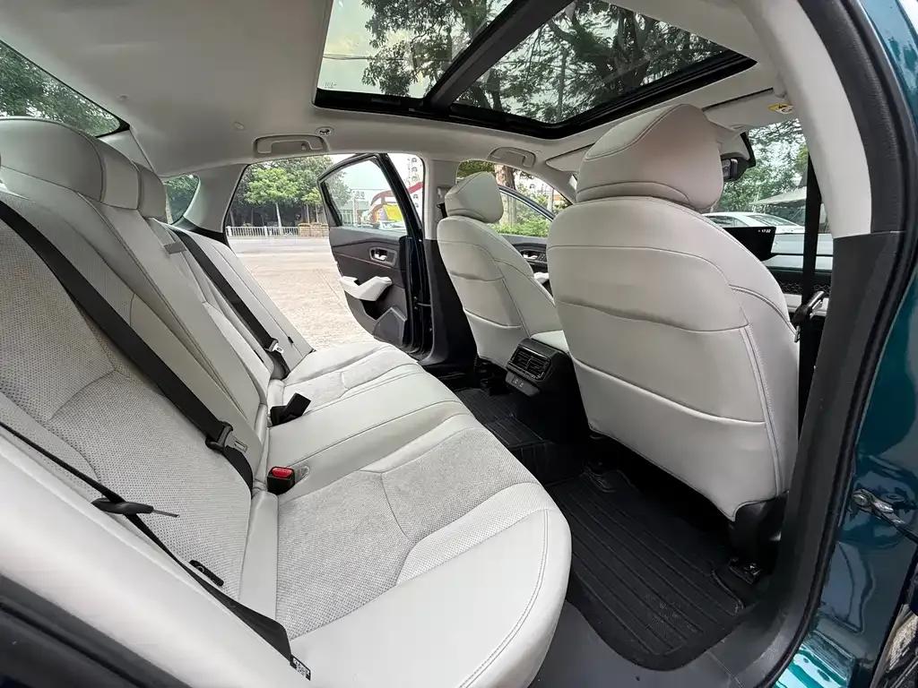 Honda Accord New Energy 2023 из CN, фото 4