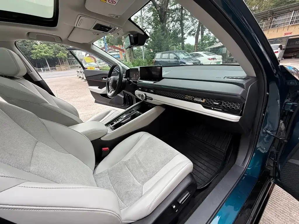 Honda Accord New Energy 2023 из CN, фото 6