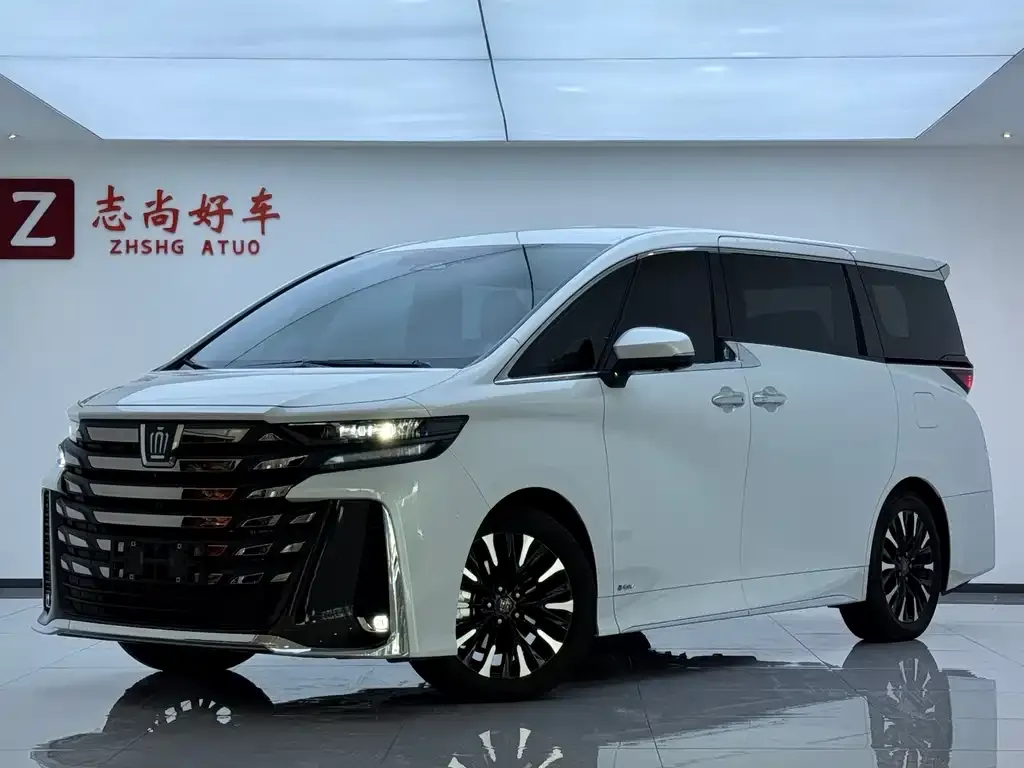 Toyota Vellfire — фото 1