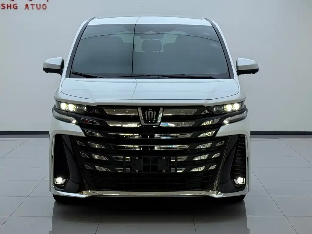 Toyota Vellfire — фото 10