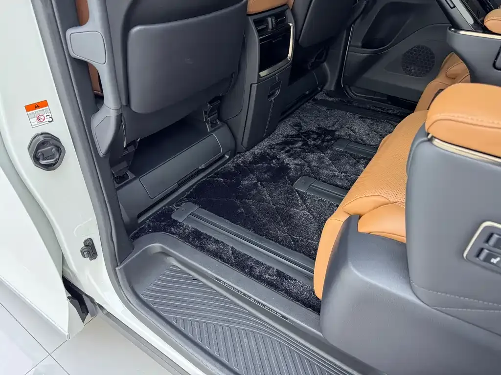 Toyota Vellfire — фото 9
