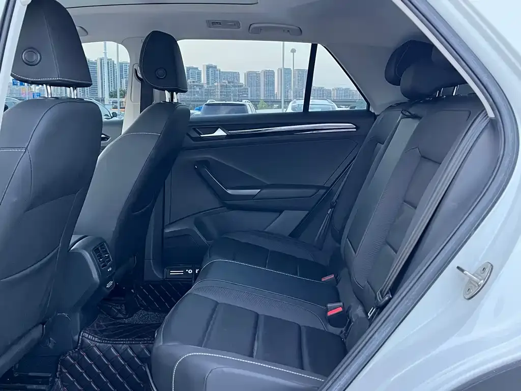 Volkswagen T-Roc 2021 из CN, фото 2